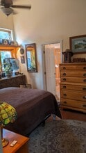 13915 Mussey Grade Rd in Ramona, CA - Foto de edificio - Building Photo