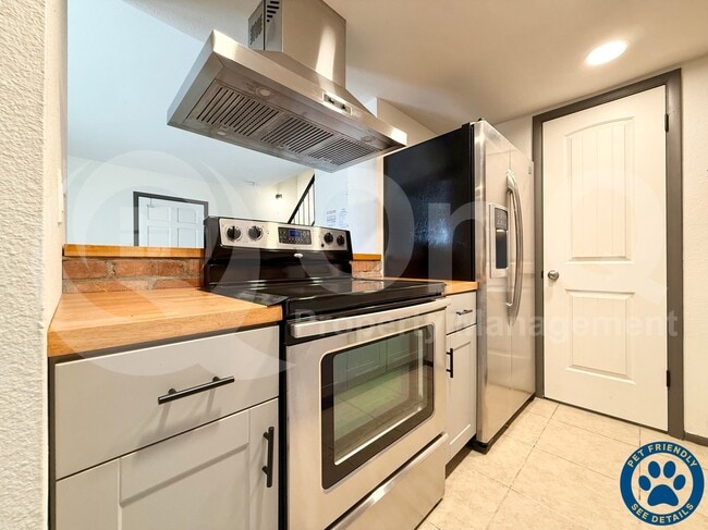 property at 4462 E Pueblo Ave