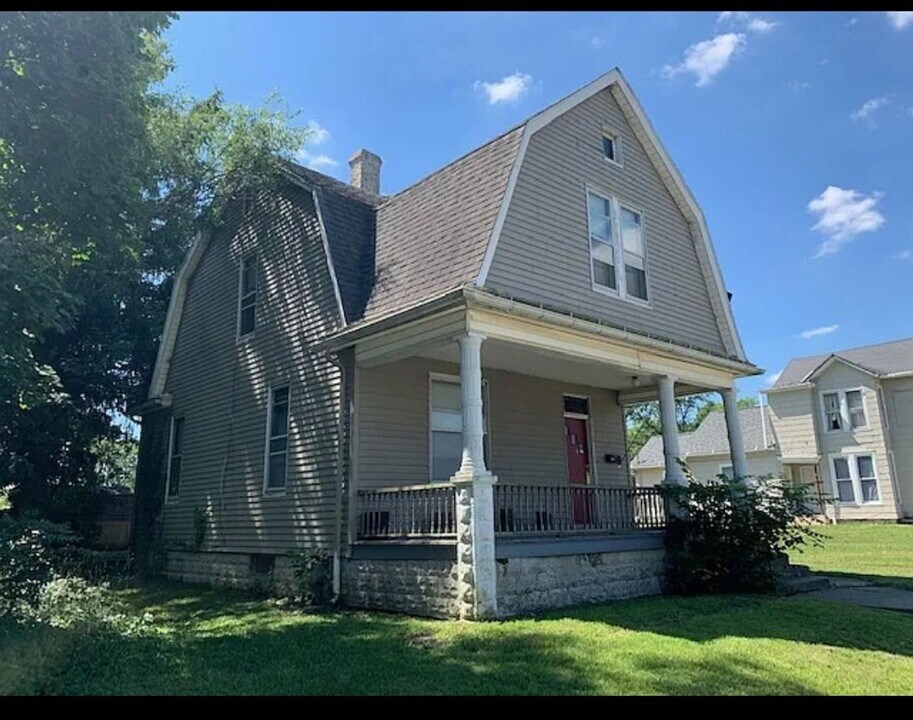 438 Creighton Ave in Fort Wayne, IN - Building Photo
