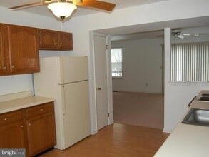 7854 Kings Bench Pl in Pasadena, MD - Foto de edificio - Building Photo