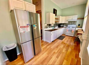 123 W Gwinnett St in Savannah, GA - Building Photo - Building Photo