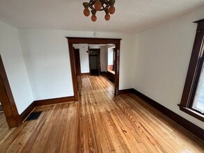 4 Montclair Ave in Batavia, NY - Foto de edificio - Building Photo