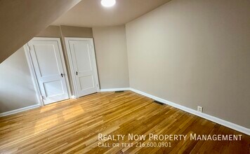 19627 Winslow Rd in Shaker Heights, OH - Foto de edificio - Building Photo