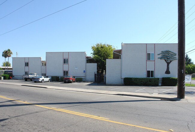Capitol City Apartments in Sacramento, CA - Foto de edificio - Building Photo