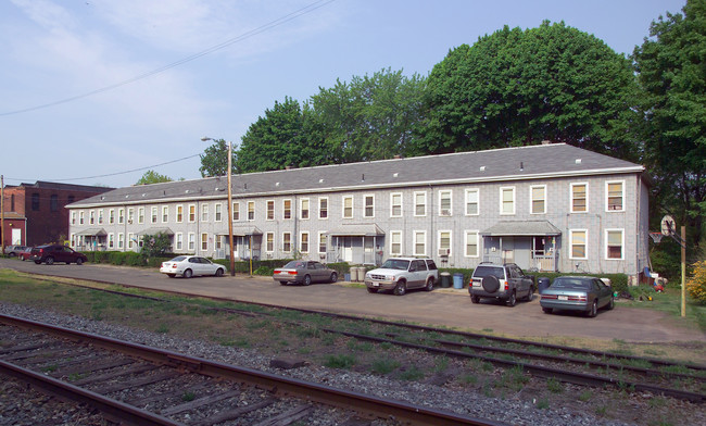 15 Railroad Row