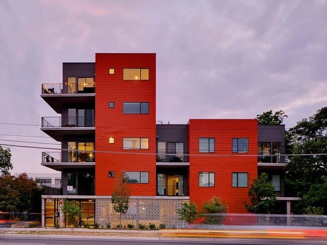 property at 1615 E 7th St