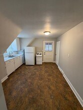 1913 Stirling Ave in Lansing, MI - Building Photo - Building Photo