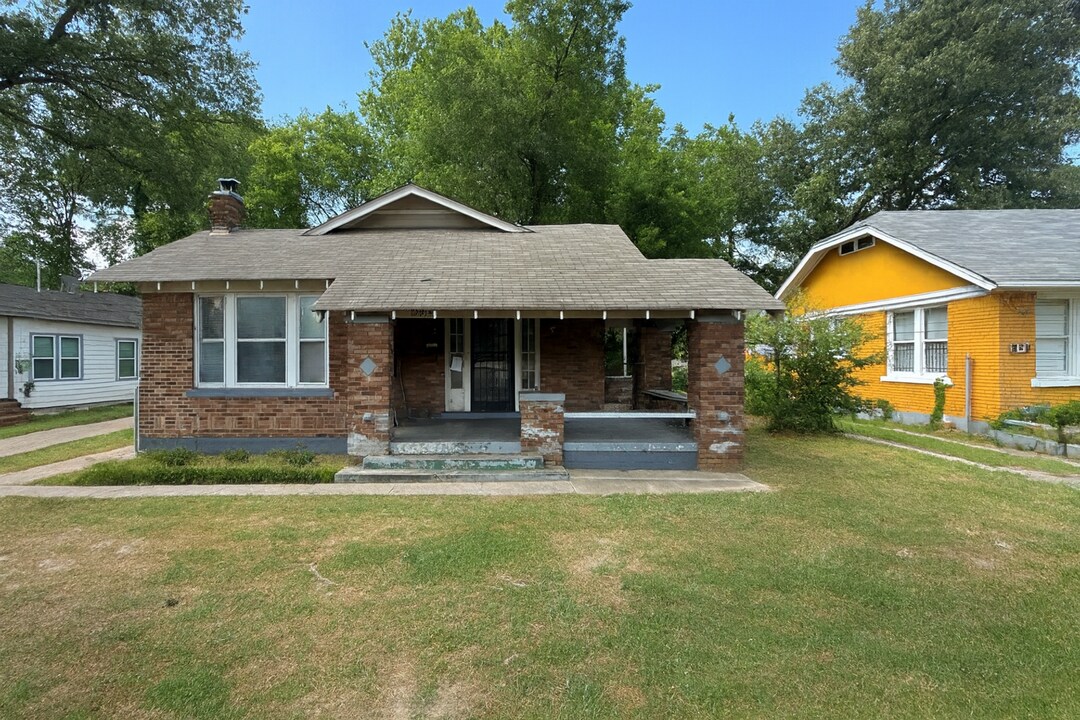 2918 Southern Ave in Memphis, TN - Building Photo
