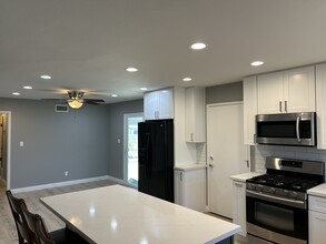 3602 Armstrong St in San Diego, CA - Foto de edificio - Building Photo