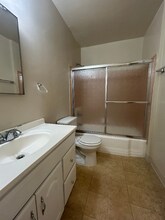 409 N Los Robles Ave in Pasadena, CA - Foto de edificio - Building Photo