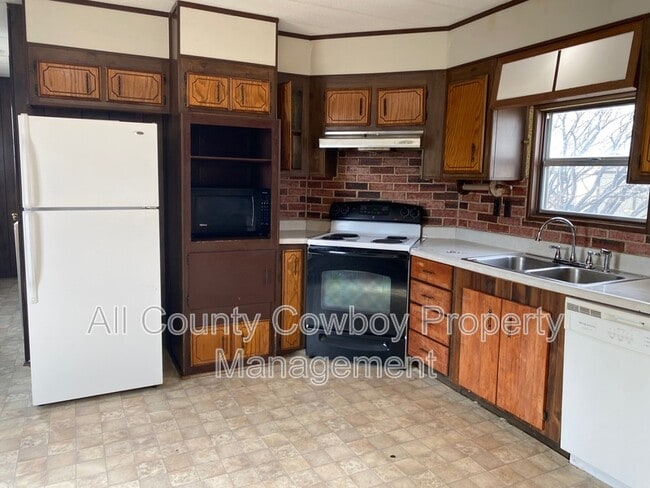 954 N McCue St in Laramie, WY - Building Photo - Building Photo