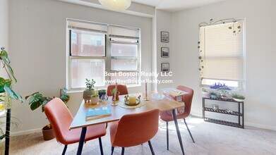 175 Beacon St, Unit 314 in Somerville, MA - Foto de edificio - Building Photo