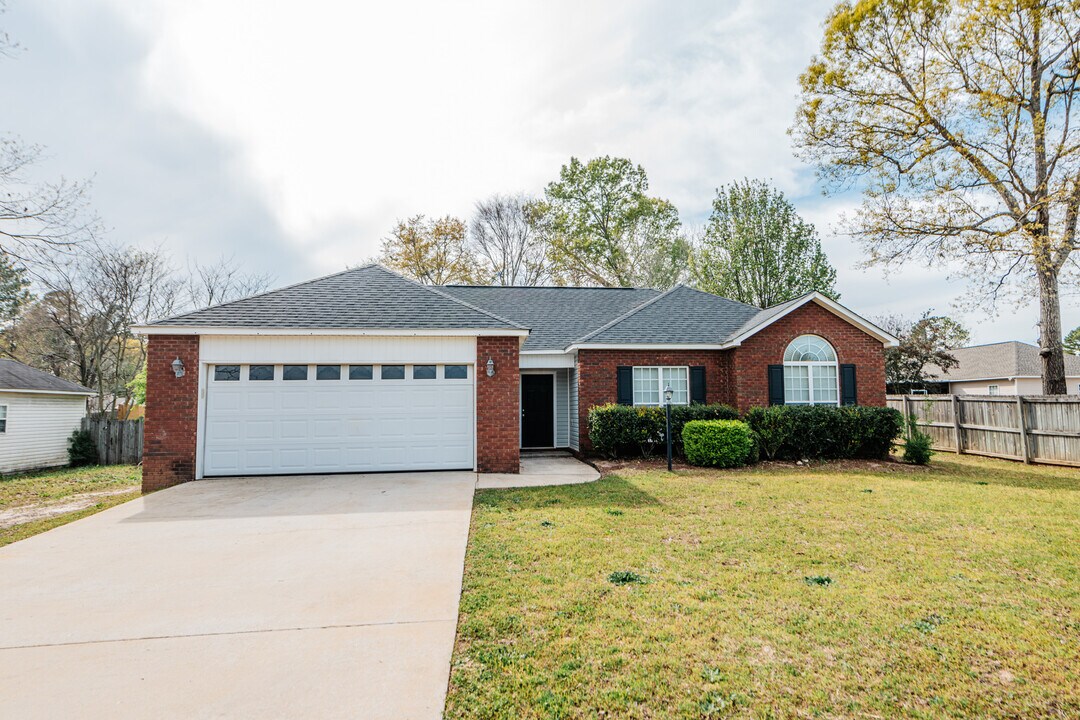 303 Mt Zion Rd in Bonaire, GA - Building Photo
