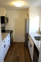 42 N Main St, Unit 78 in West Hartford, CT - Building Photo