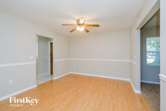 2416 Timbercreek Loop W in Lakeland, FL - Building Photo - Building Photo