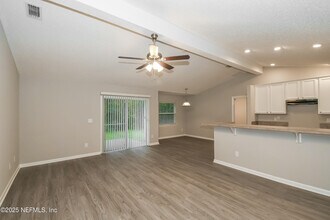 14297 Fish Eagle Dr E in Jacksonville, FL - Building Photo - Building Photo