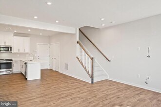 20364 Newfoundland Sq in Ashburn, VA - Building Photo - Building Photo