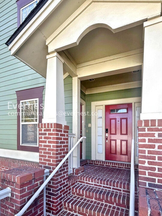 1428 Olden Ln in Atlanta, GA - Building Photo