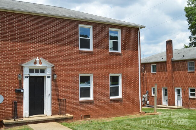 102 Feimster St in Statesville, NC - Building Photo - Building Photo
