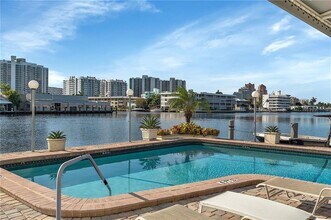 2900 NE 30th St, Unit 3f in Fort Lauderdale, FL - Foto de edificio - Building Photo