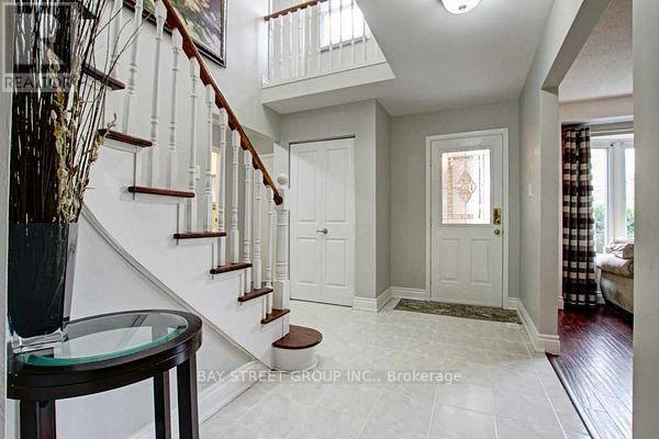 10 Blenheim Dr in Brampton, ON - Building Photo - Building Photo