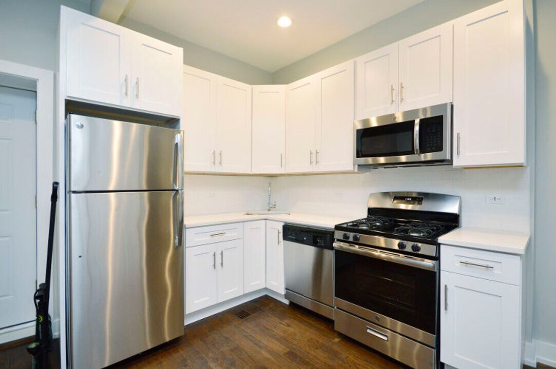 2721 W Division St in Chicago, IL - Building Photo