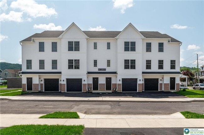 property at 560 Long St