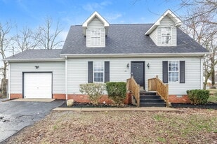 141 Nelson Dr in La Vergne, TN - Building Photo
