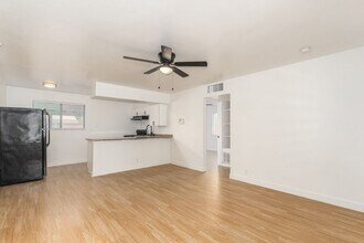 1231 E Thomas Rd-Unit -3 in Phoenix, AZ - Building Photo - Building Photo