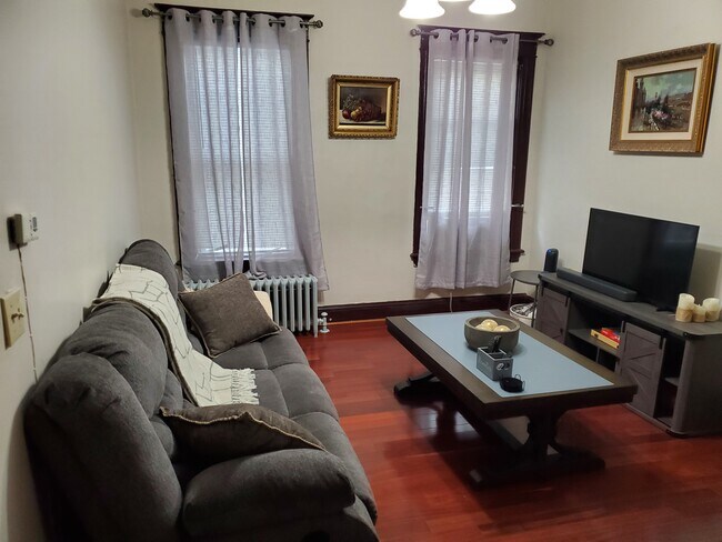 20 Maple Ave, Unit 1st floor in Albany, NY - Building Photo - Building Photo