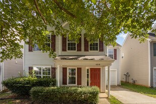 400 Erin Taylor Ln in Charlotte, NC - Building Photo