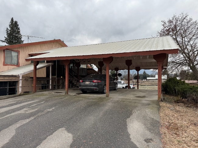 185 Peaceful Pl, Unit Unit 6 in Laclede, ID - Building Photo - Building Photo