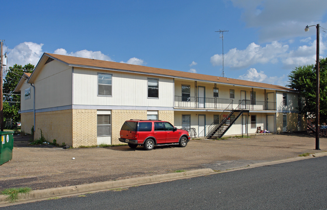 511-512 Gilmer St in Killeen, TX - Building Photo