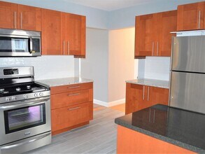 11 Roberts St, Unit #2 in Somerville, MA - Foto de edificio - Building Photo