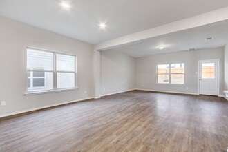 15231 Comanche Pkwy in San Antonio, TX - Building Photo - Building Photo
