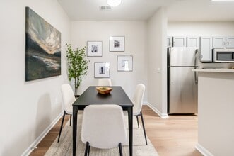 Evergreen at the Bluffs in Knoxville, TN - Foto de edificio - Building Photo