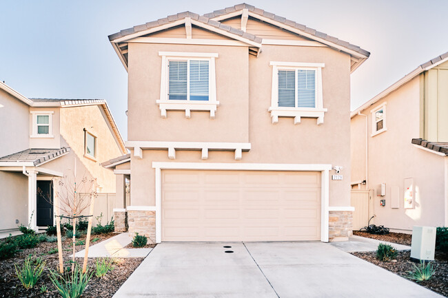 property at 2129 Shady Tree Cir