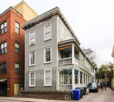 25 George St in Charleston, SC - Building Photo