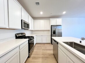 1546 Eva Xing Pl in Henderson, NV - Building Photo - Building Photo