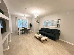 7230 Westpointe Blvd, Unit 1428 in Orlando, FL - Foto de edificio - Building Photo