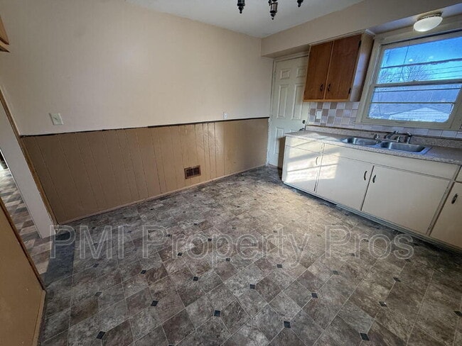 5140 N 84th St in Milwaukee, WI - Building Photo - Building Photo