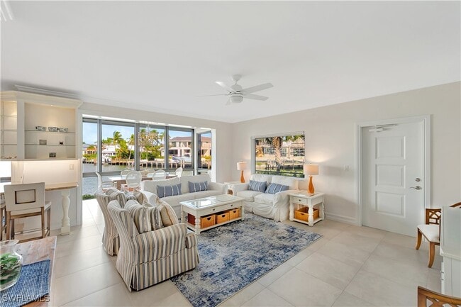 property at 2258 Gulf Shore Blvd N