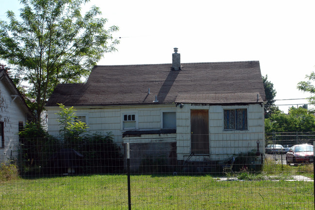 927-929 Wycoff Ave in Bremerton, WA - Foto de edificio - Building Photo