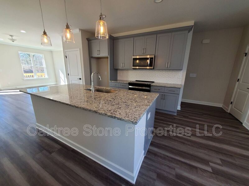 2589 Ocean Walk Dr in Atlanta, GA - Building Photo