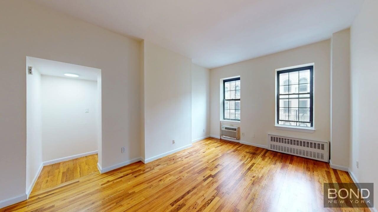 306 E 91st St in New York, NY - Building Photo