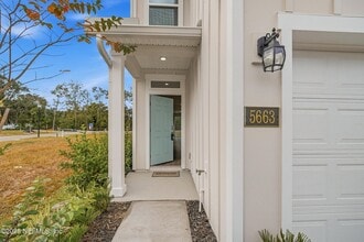 5663 Coppers Edge Ln in Jacksonville, FL - Foto de edificio - Building Photo