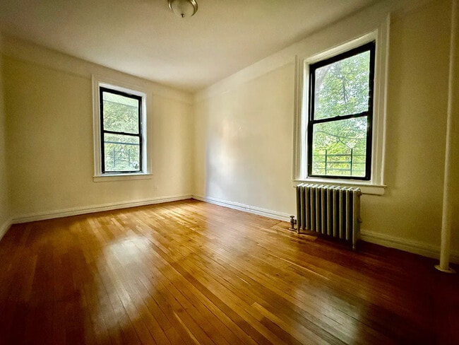 85 Convent Pl in Yonkers, NY - Foto de edificio - Building Photo