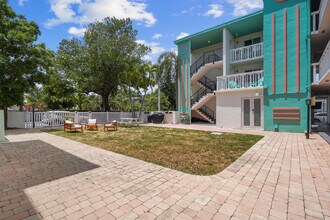 1857 Jefferson St in Hollywood, FL - Building Photo - Building Photo