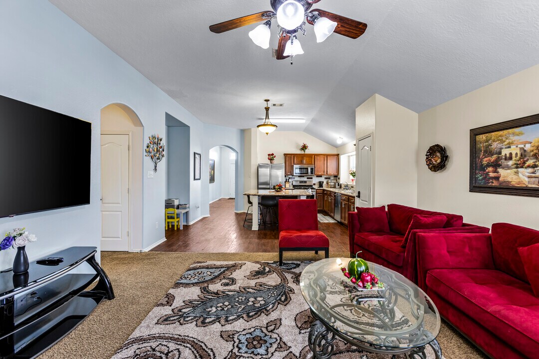 20418 Canton Trce in Humble, TX - Foto de edificio
