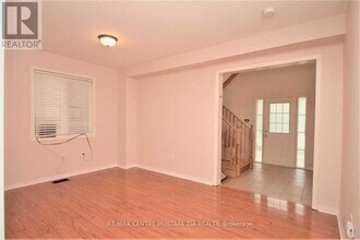 158 Lavery Heights in Milton, ON - Building Photo - Building Photo